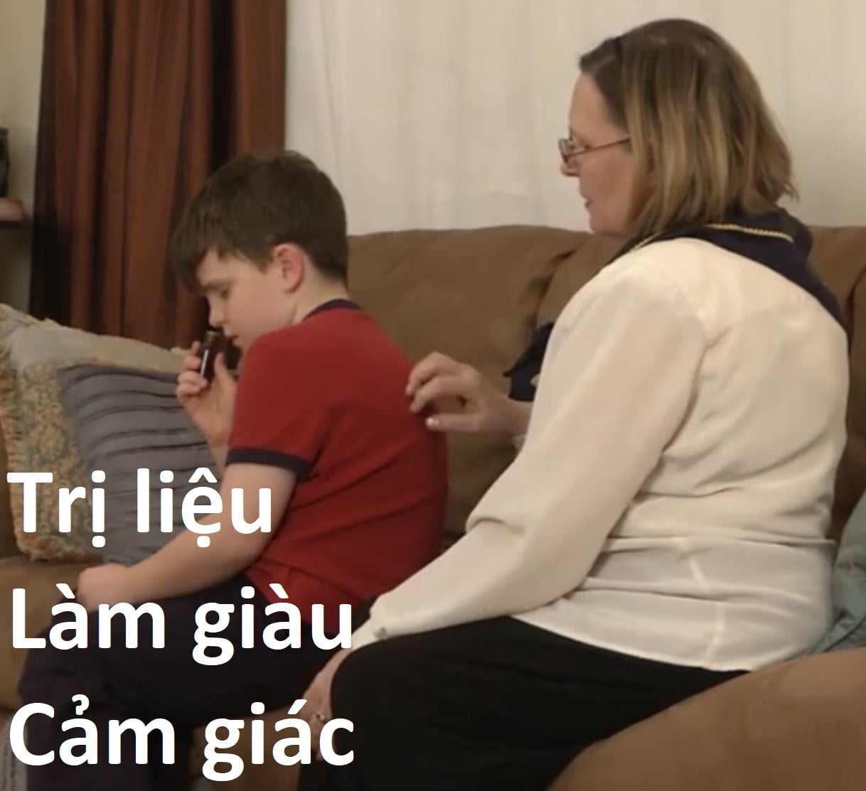 trị liệu làm giảu cảm giác bằng ngửi mùi hương và cào nhẹ